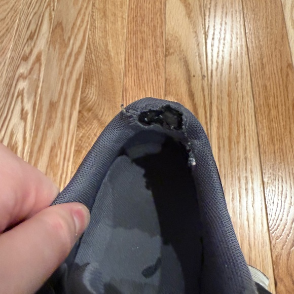 Women’s On Running Black Shoes size 7 - Picture 6 of 8